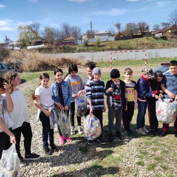 Activitate de ecologizare în cadrul proiectului…